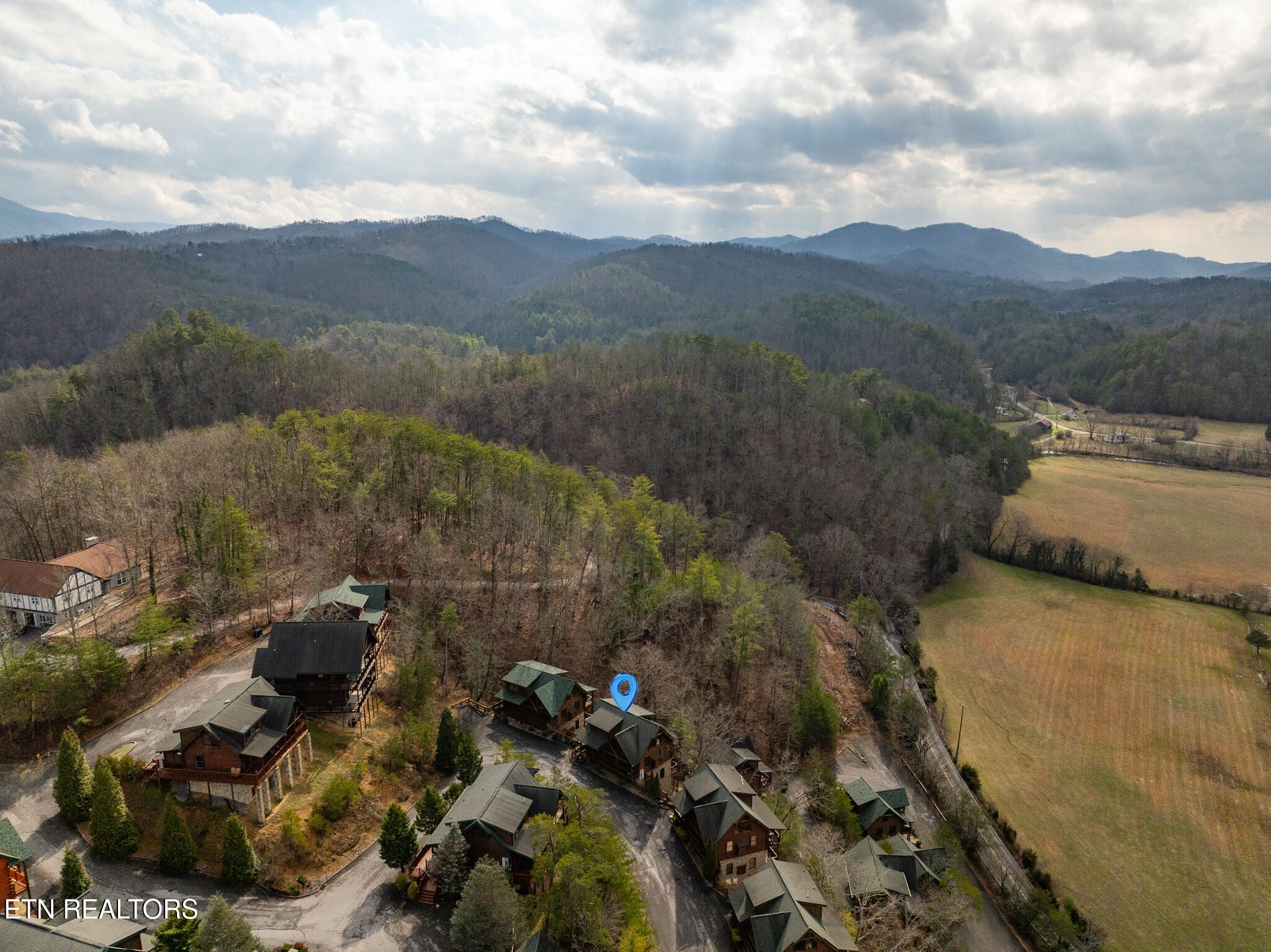 1734 Summit View Way Pigeon Forge, TN 37862 - Photo 38 of 41 Gallery Image 38