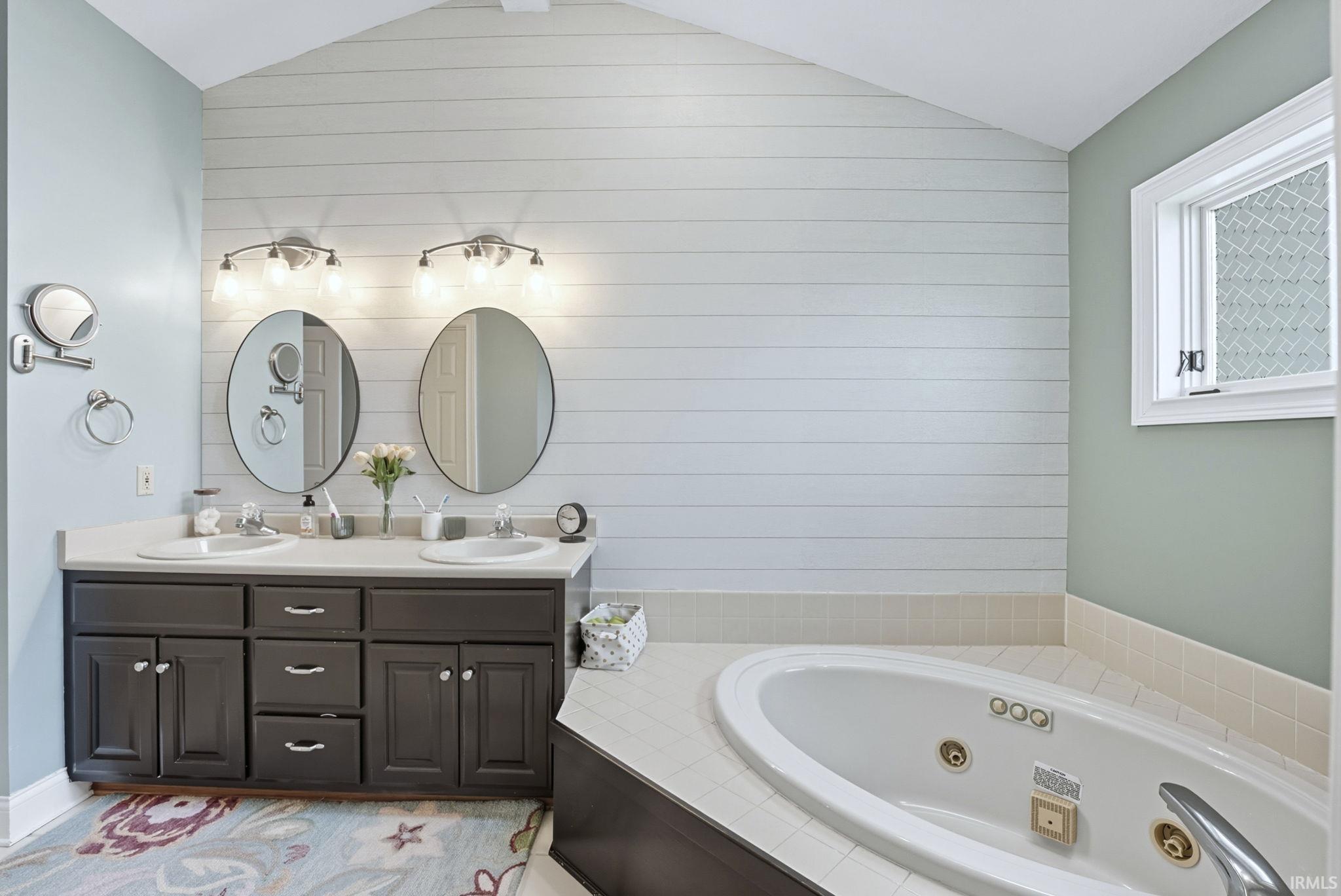 303 Hunters Ridge Auburn, IN 46706 - Photo 16 of 35