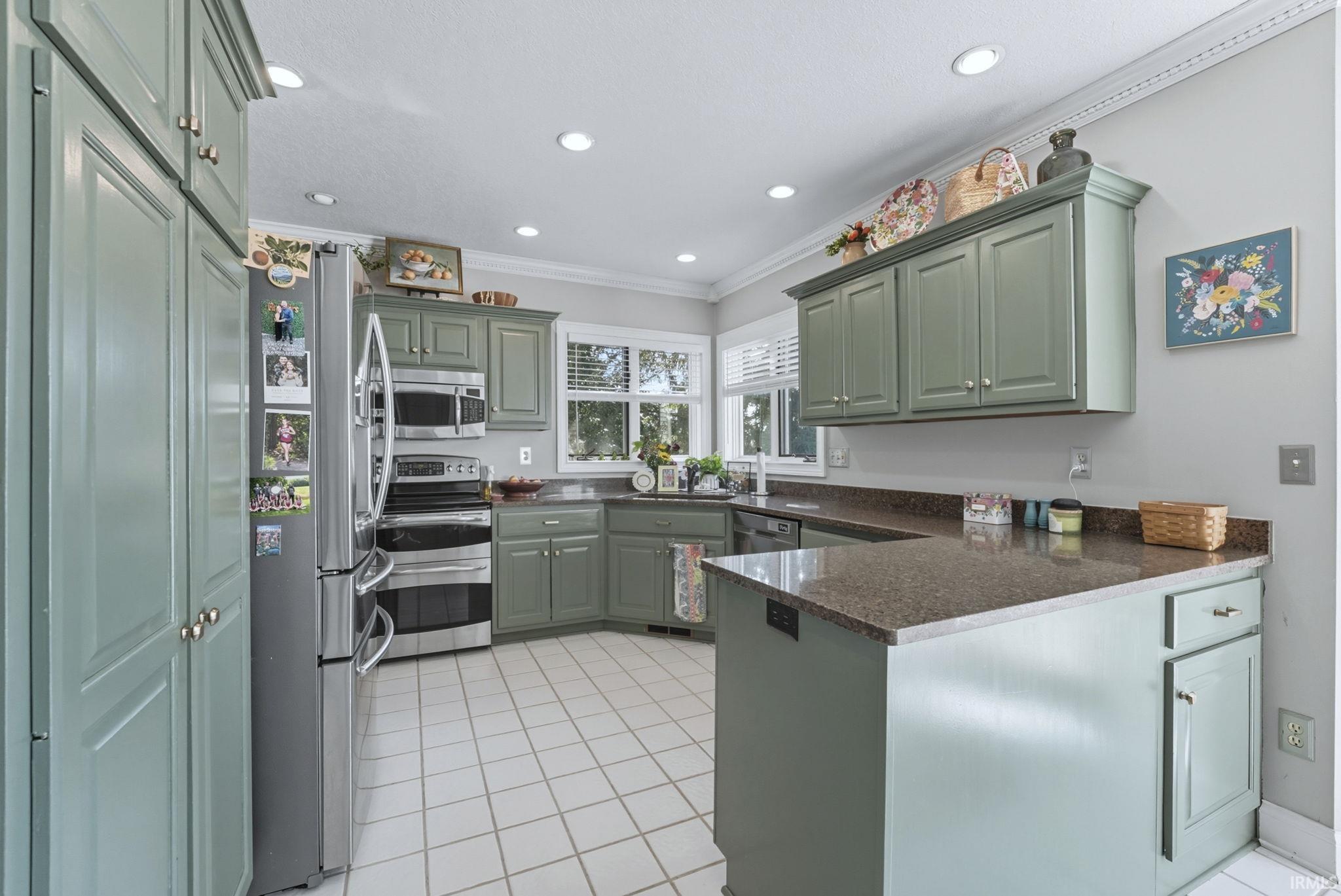 303 Hunters Ridge Auburn, IN 46706 - Photo 7 of 35