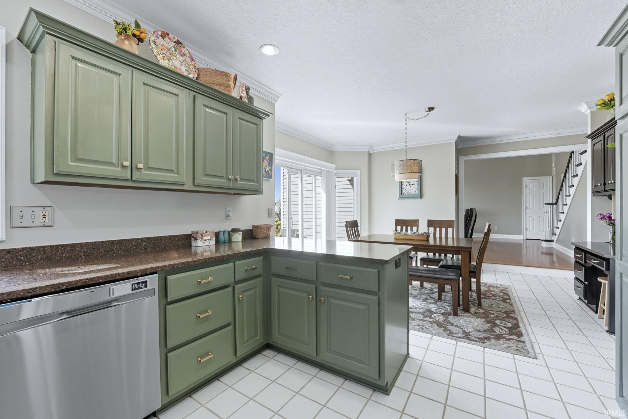 303 Hunters Ridge Auburn, IN 46706 - Photo 9 of 35