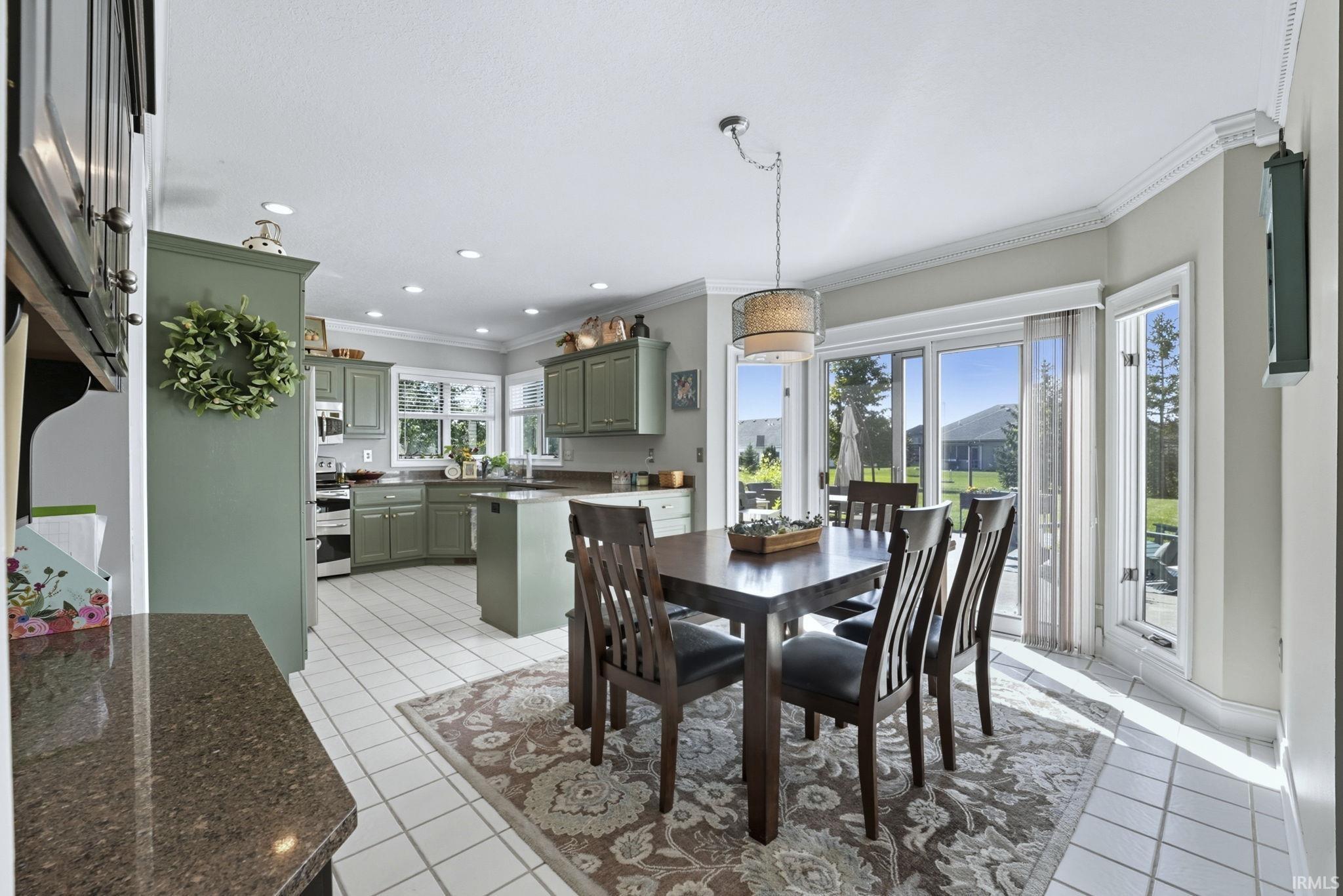 303 Hunters Ridge Auburn, IN 46706 - Photo 10 of 35