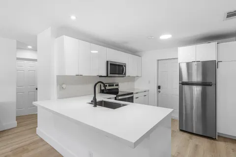 $438,500 | 950 Northeast 23rd Place, Pompano Beach, FL 33064