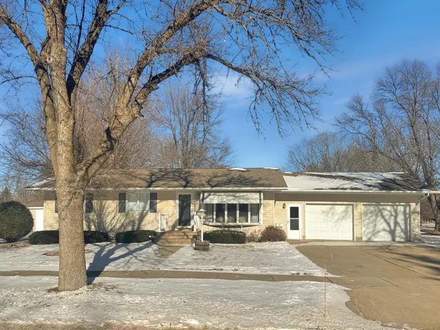 $205,000 | 3085 30th Street, Slayton, MN 56172