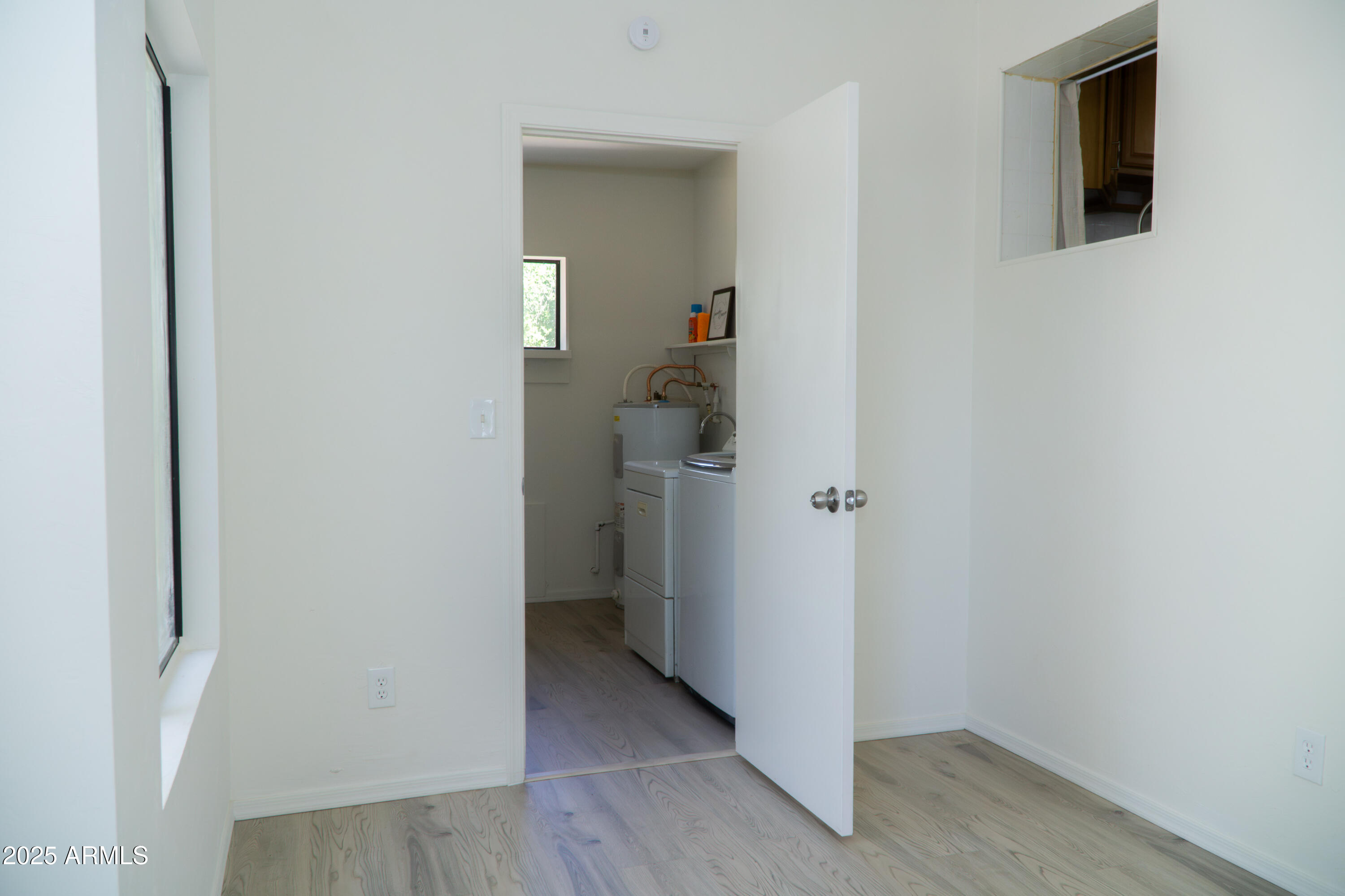 1507 North Bell Circle Payson, AZ 85541 - Photo 10 of 57 (10) Laundry Door