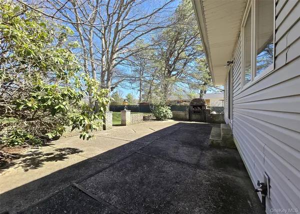 $549,000 | 7 Clair Avenue, Holbrook, NY 11741