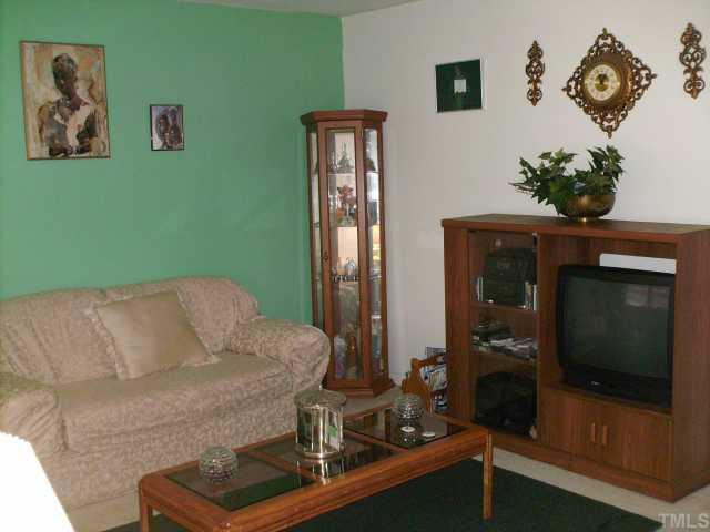 923 Edison Road Raleigh, NC 27610 - Photo 4 of 12 Den/Family/Great Room