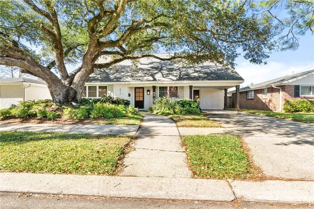 $675,000 | 212 Nelson Drive, River Ridge, LA 70123