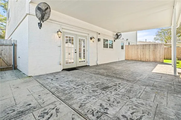 $675,000 | 212 Nelson Drive, River Ridge, LA 70123