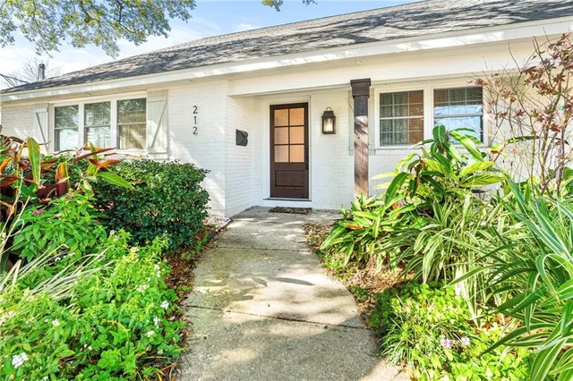 $675,000 | 212 Nelson Drive, River Ridge, LA 70123