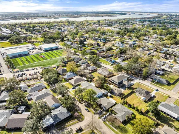 $675,000 | 212 Nelson Drive, River Ridge, LA 70123