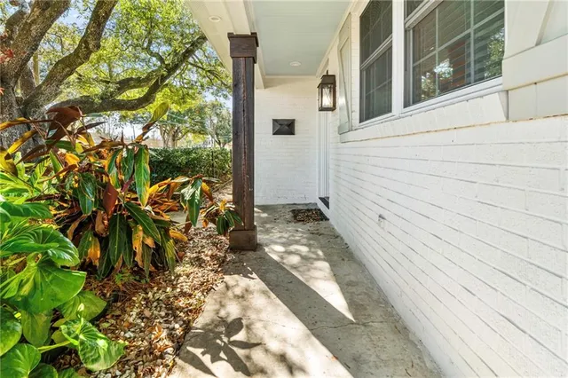 $675,000 | 212 Nelson Drive, River Ridge, LA 70123