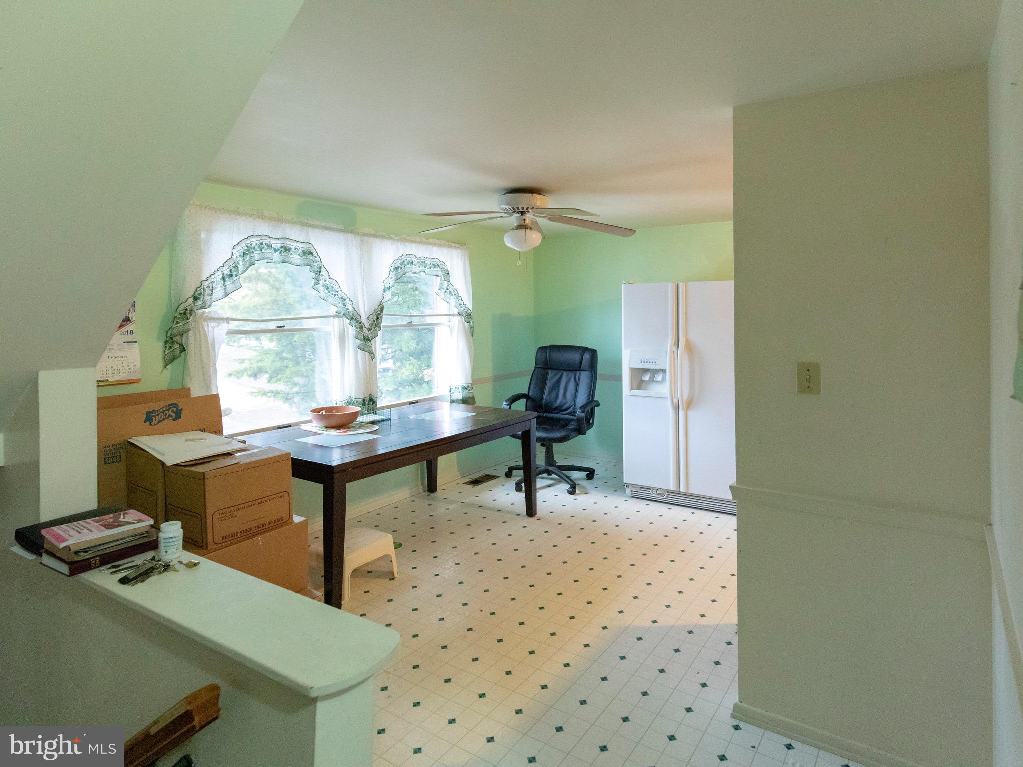 17661 Kohlhoss Road Poolesville, MD 20837 - Photo 2 of 23 Eat-In Kitchen