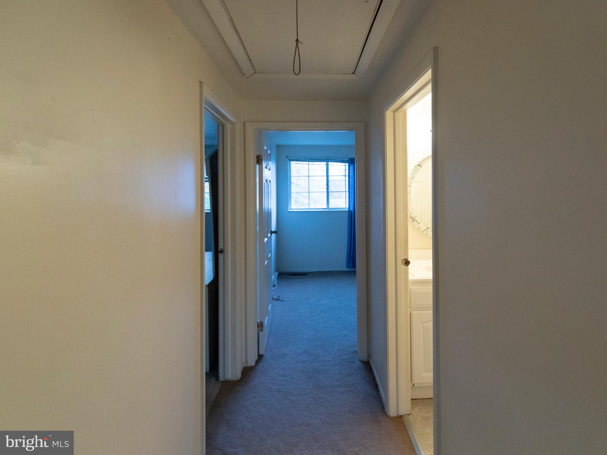 17661 Kohlhoss Road Poolesville, MD 20837 - Photo 14 of 23 Hallway