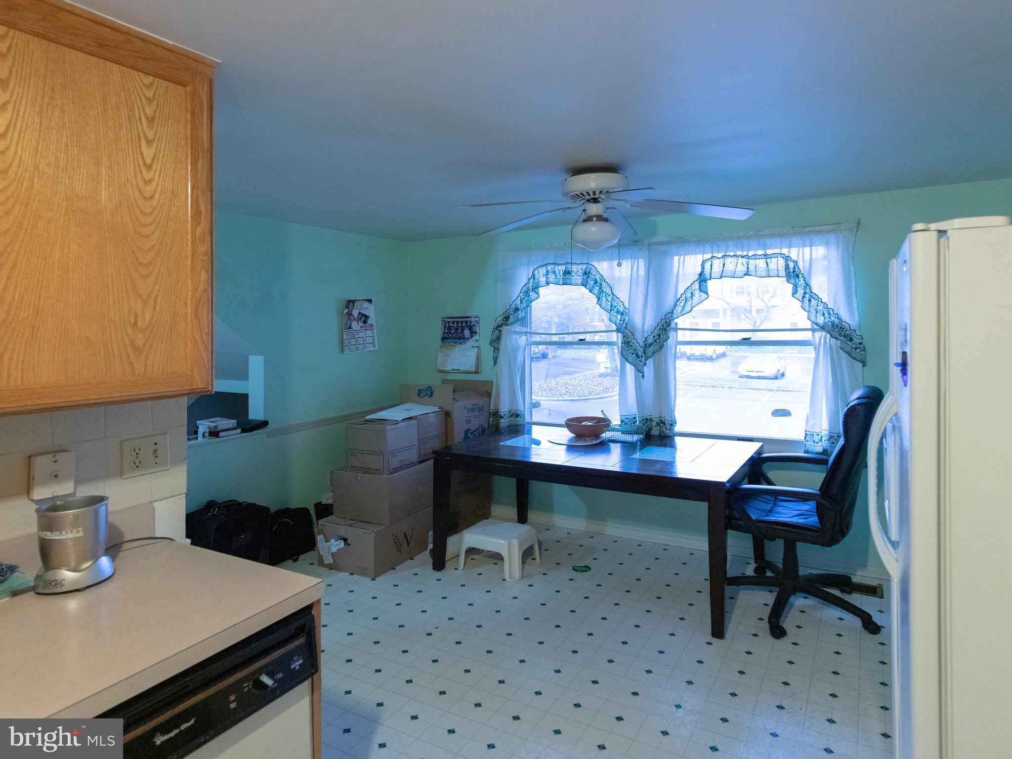 17661 Kohlhoss Road Poolesville, MD 20837 - Photo 4 of 23 Kitchen