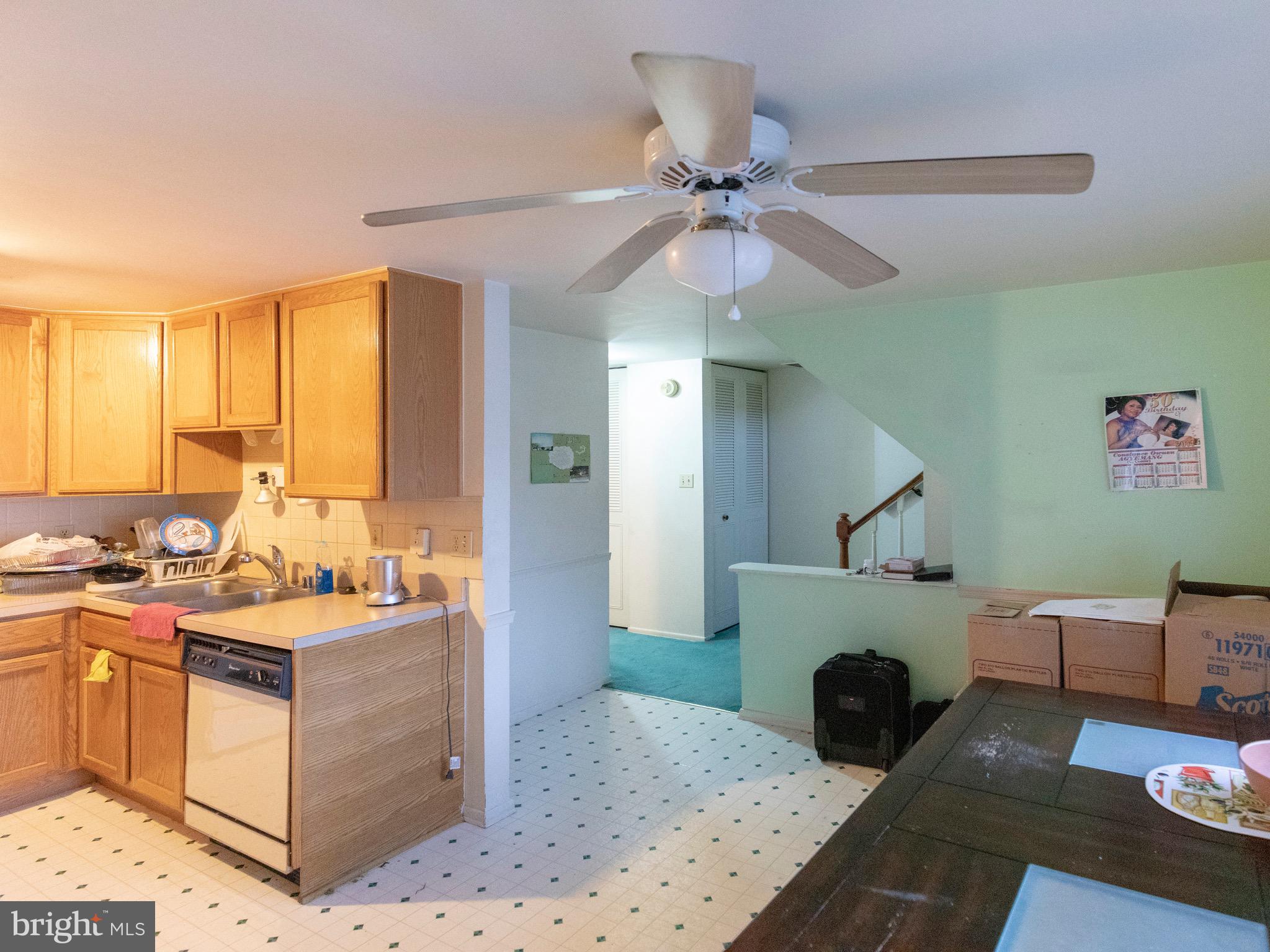 17661 Kohlhoss Road Poolesville, MD 20837 - Photo 5 of 23 Kitchen