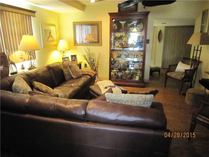 534 McClellandtown Road Uniontown, PA 15401 - Photo 5 of 18 Living Room.