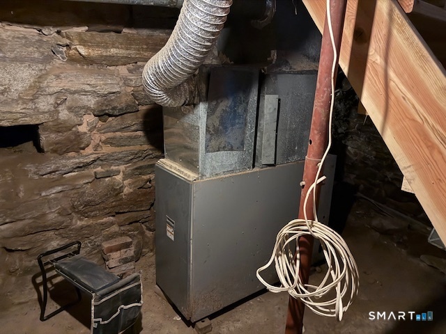 605 Highway 6 Andover, CT 06232 - Photo 14 of 14 a close up of a stove