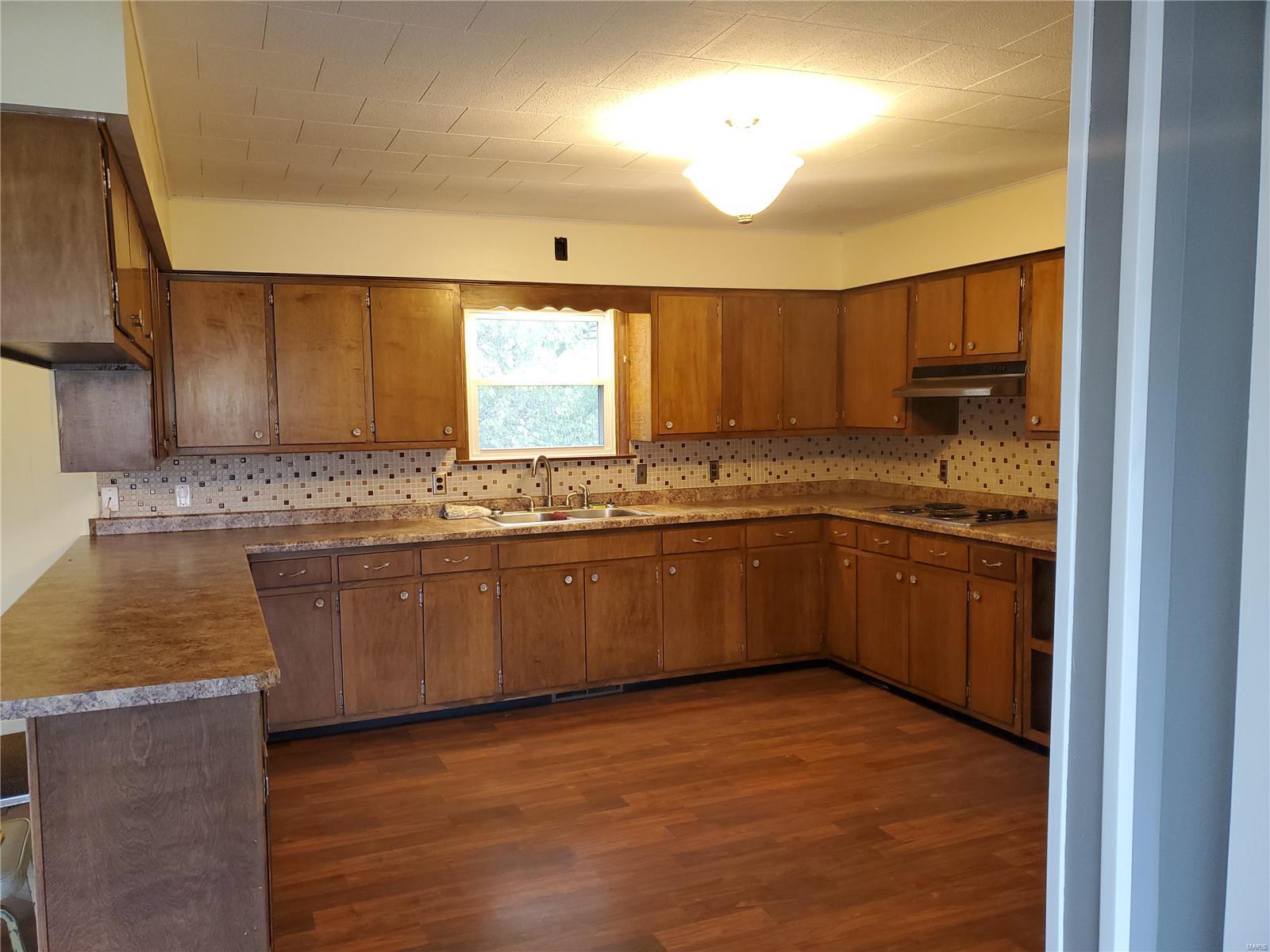 4051 State Rte 150 Chester, IL 62233 - Photo 4 of 55