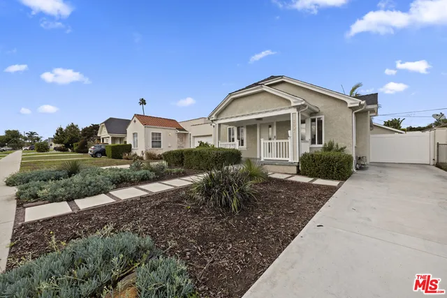 $4,350 | 3807 West 59th Place, Los Angeles, CA 90043