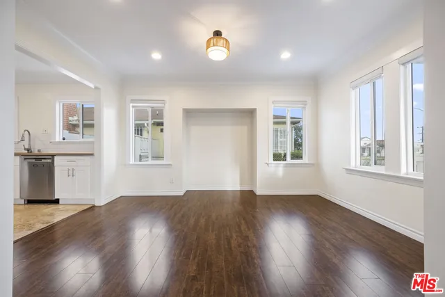 $4,350 | 3807 West 59th Place, Los Angeles, CA 90043