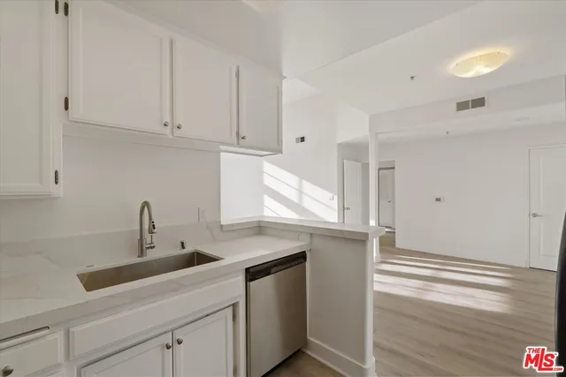 $4,500 | 1225 Armacost Avenue, Unit 304, Los Angeles, CA 90025