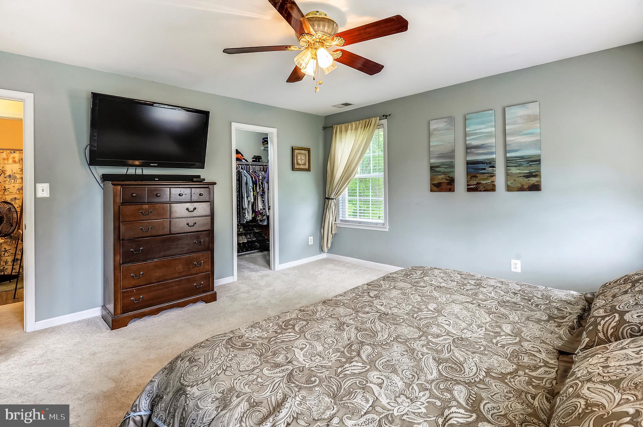 5300 Sheridan Point Road Prince Frederick, MD 20678 - Photo 41 of 50 Master with Walk-in Closet