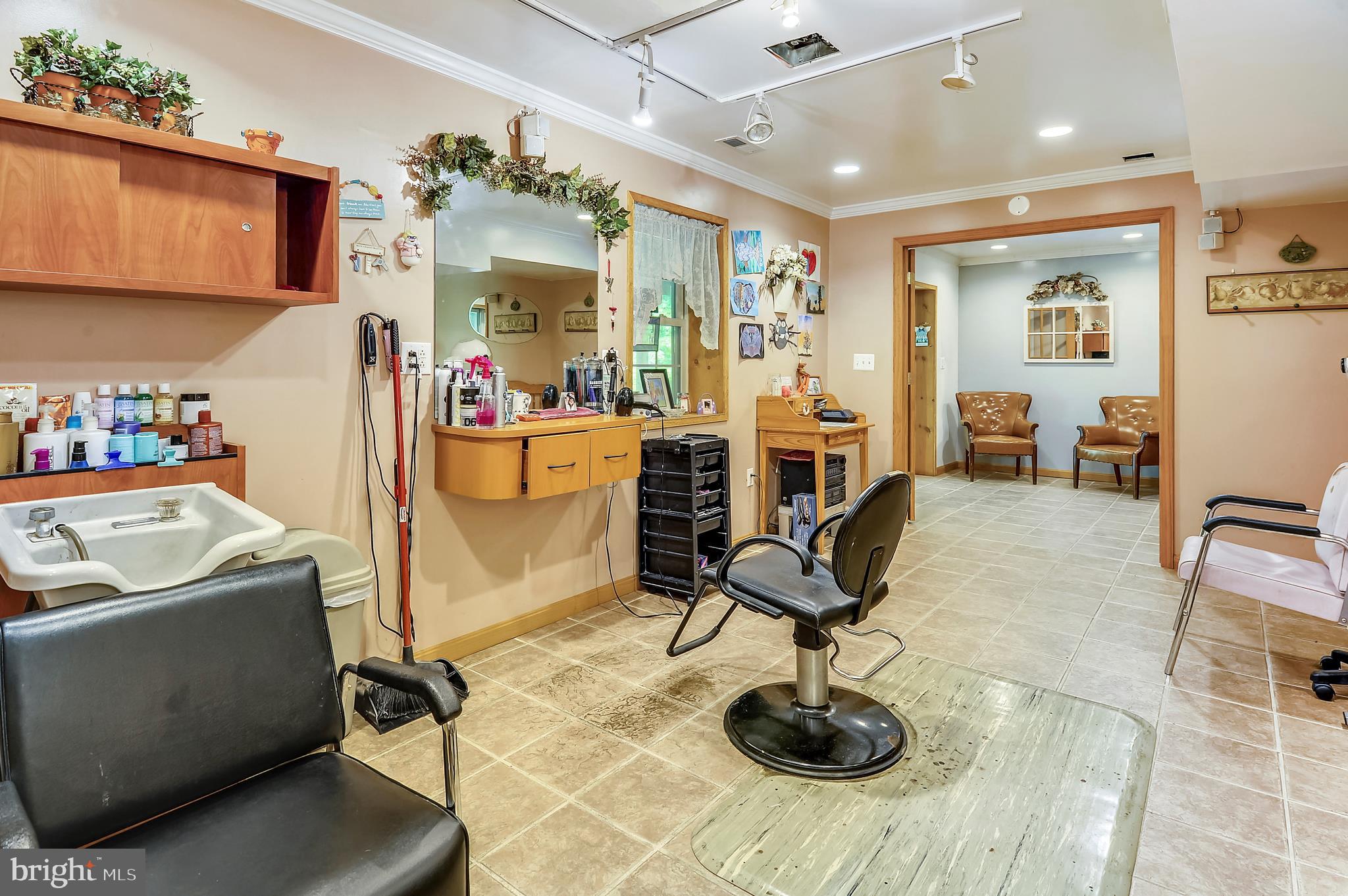 5300 Sheridan Point Road Prince Frederick, MD 20678 - Photo 46 of 50 Hair Salon
