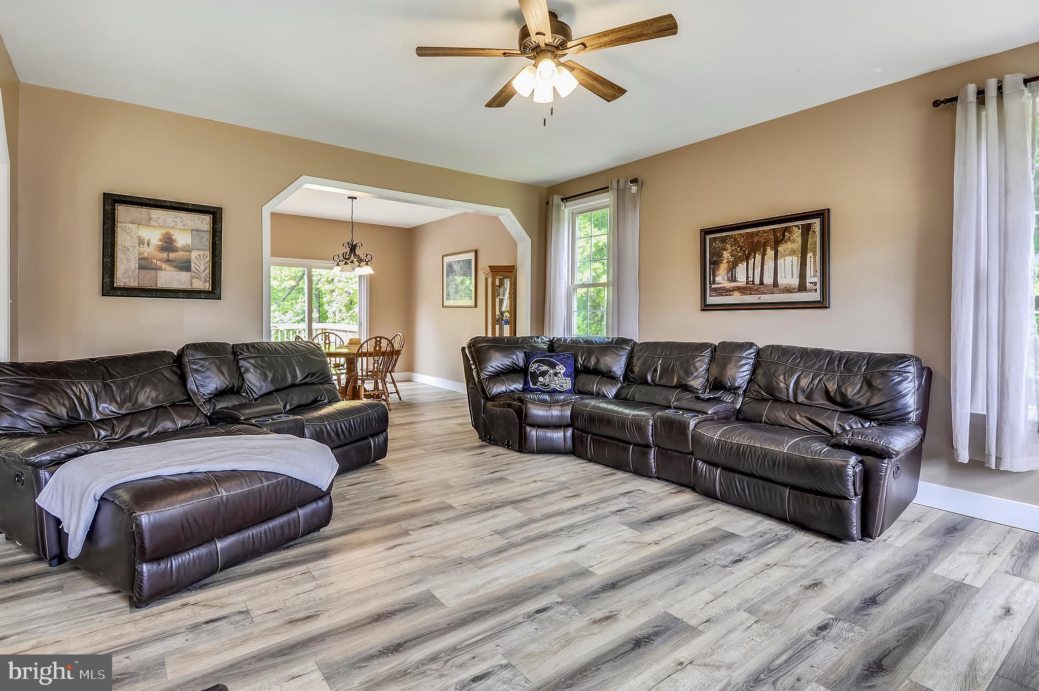Large Family Room - Freshly Painted - New Flooring