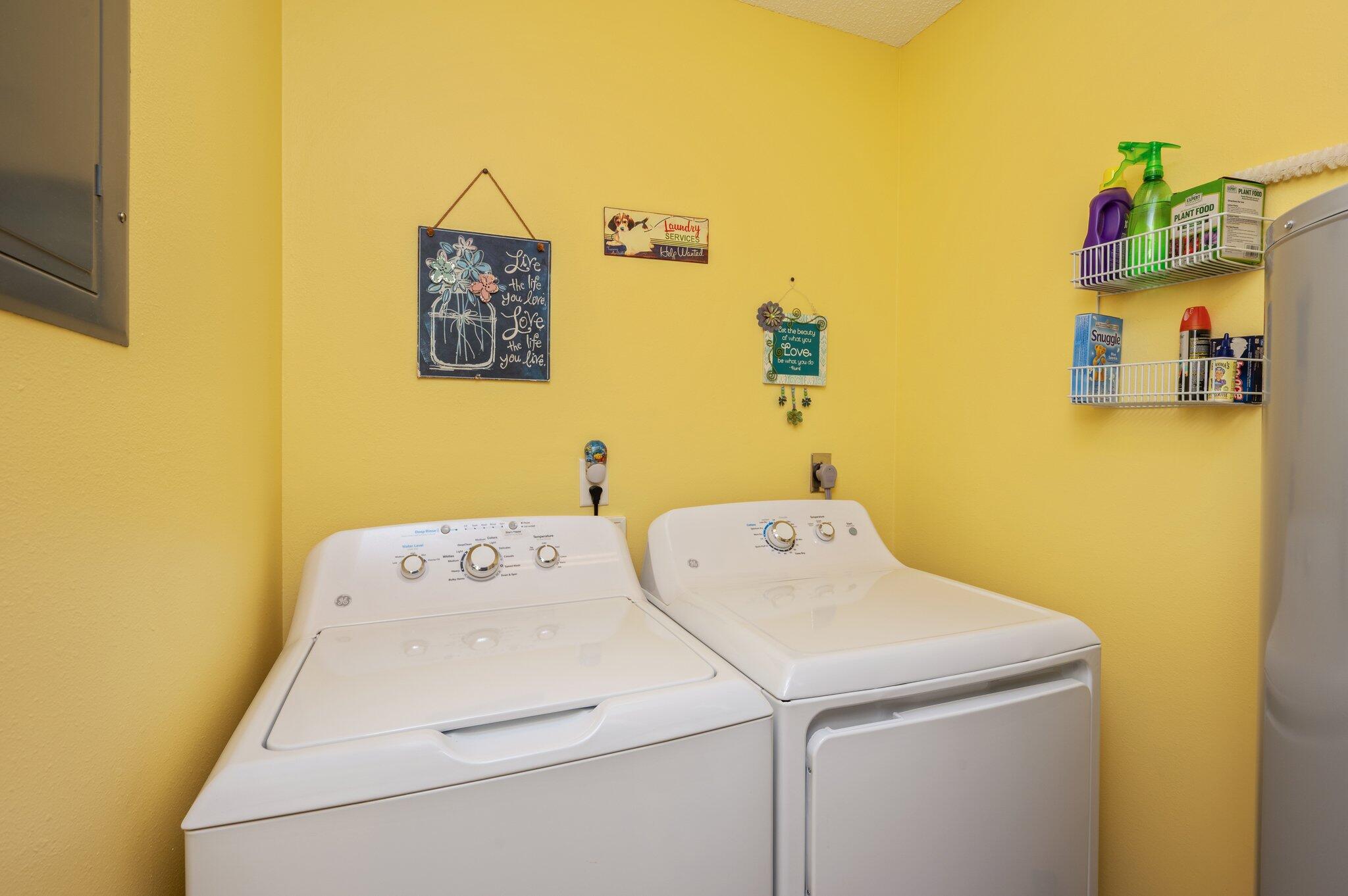 6256 Misty Lane Crestview, FL 32539 - Photo 26 of 39 a utility room with dryer and washer