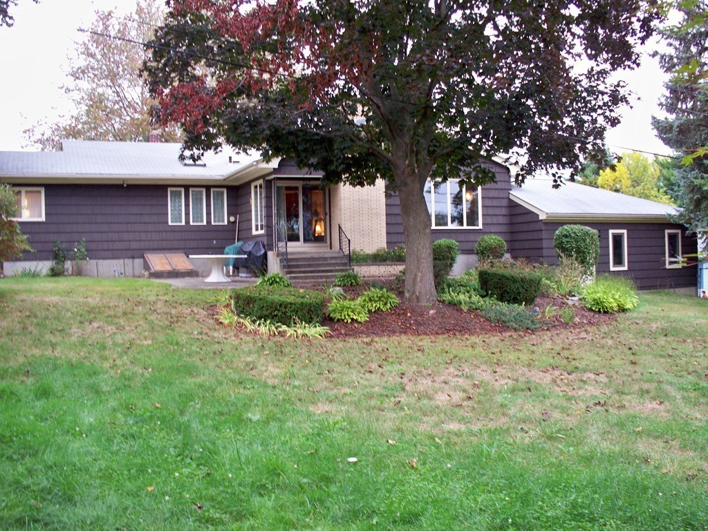 30 Crowningshield Road Worcester, MA 01604 - Photo 1 of 23 Gallery Image 1