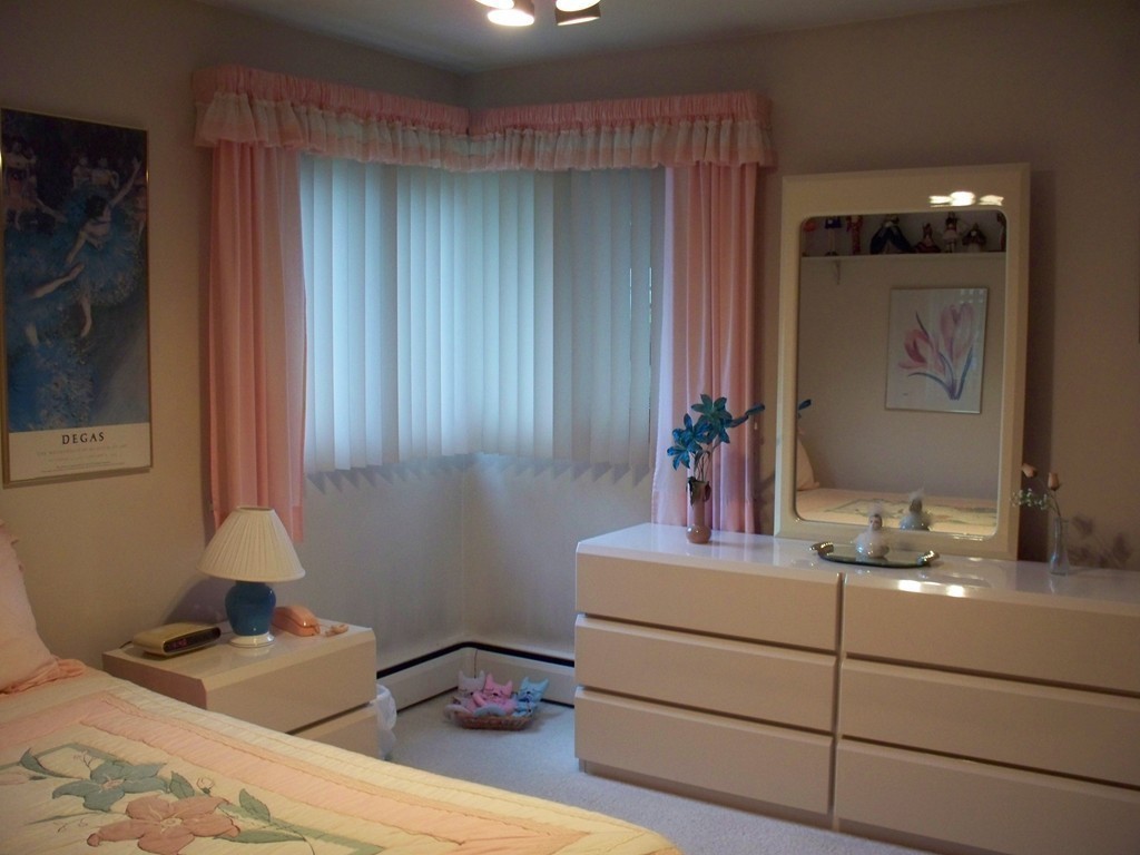 30 Crowningshield Road Worcester, MA 01604 - Photo 13 of 23 Gallery Image 13