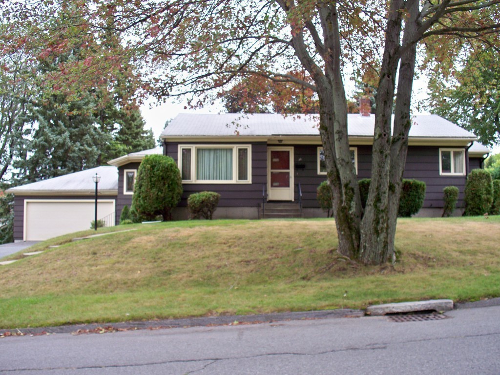 30 Crowningshield Road Worcester, MA 01604 - Photo 3 of 23 Gallery Image 3