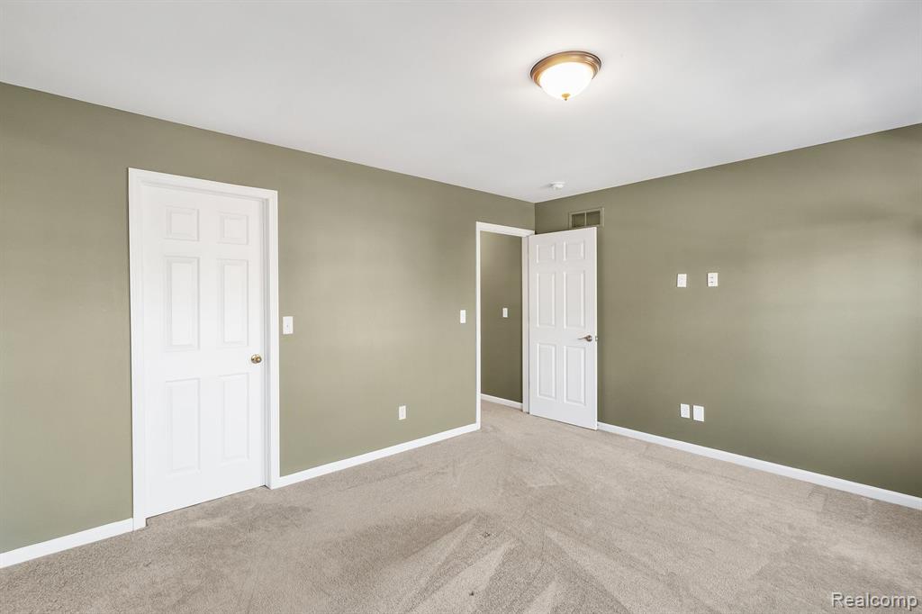 730 East Bluff Court Rochester Hills, MI 48306 - Photo 21 of 34