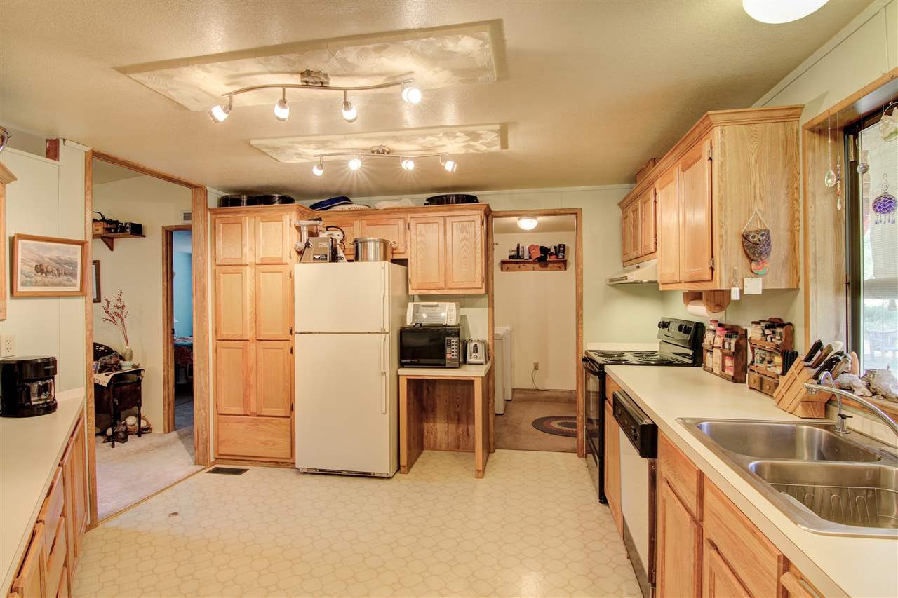 4668 Price Road Clayton, WA 99110 - Photo 4 of 20