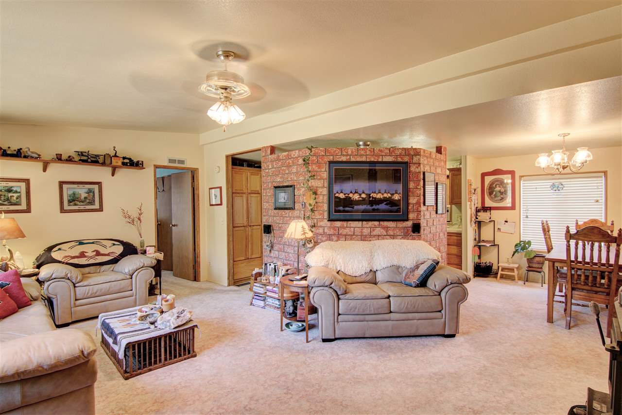 4668 Price Road Clayton, WA 99110 - Photo 7 of 20