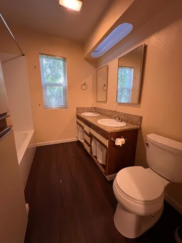 a view of empty room with window