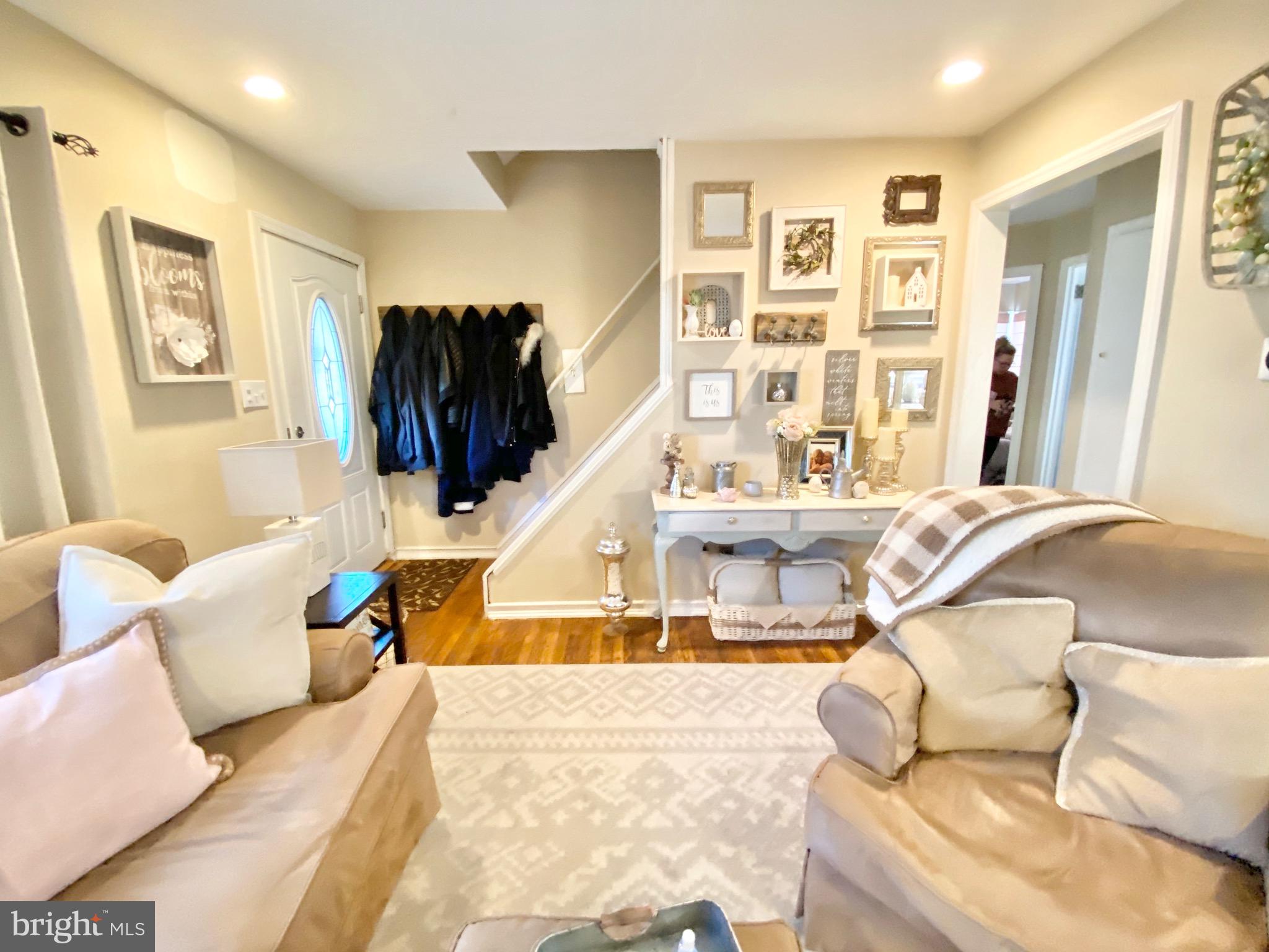 28 Petty Ridge Road Hamilton, NJ 08620 - Photo 3 of 37