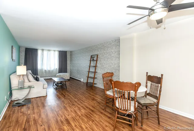 $149,899 | 9745 Karlov Avenue, Unit 607, Oak Lawn, IL 60453