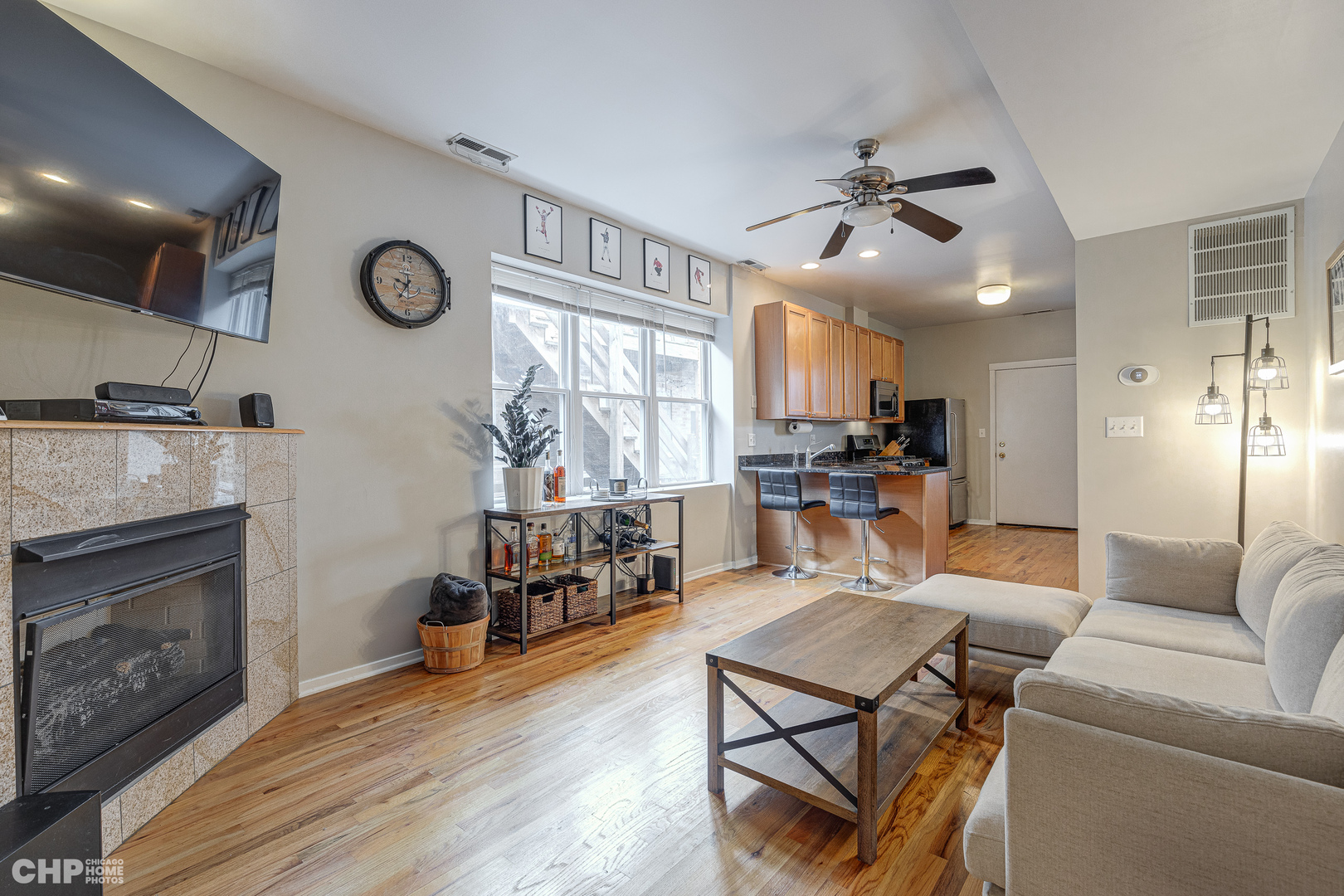 3124 West Cullom Avenue, Unit 2 Chicago, IL 60618 - Photo 2 of 16