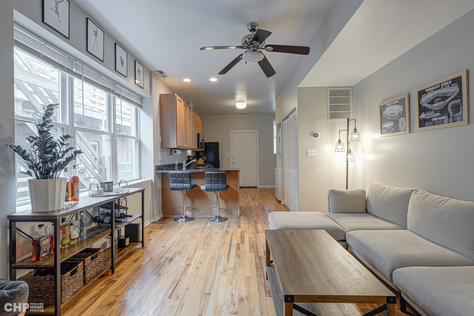 3124 West Cullom Avenue, Unit 2 Chicago, IL 60618 - Photo 3 of 16