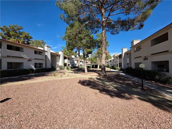 $1,165 | 6671 West Tropicana Avenue, Unit 103, Las Vegas, NV 89103
