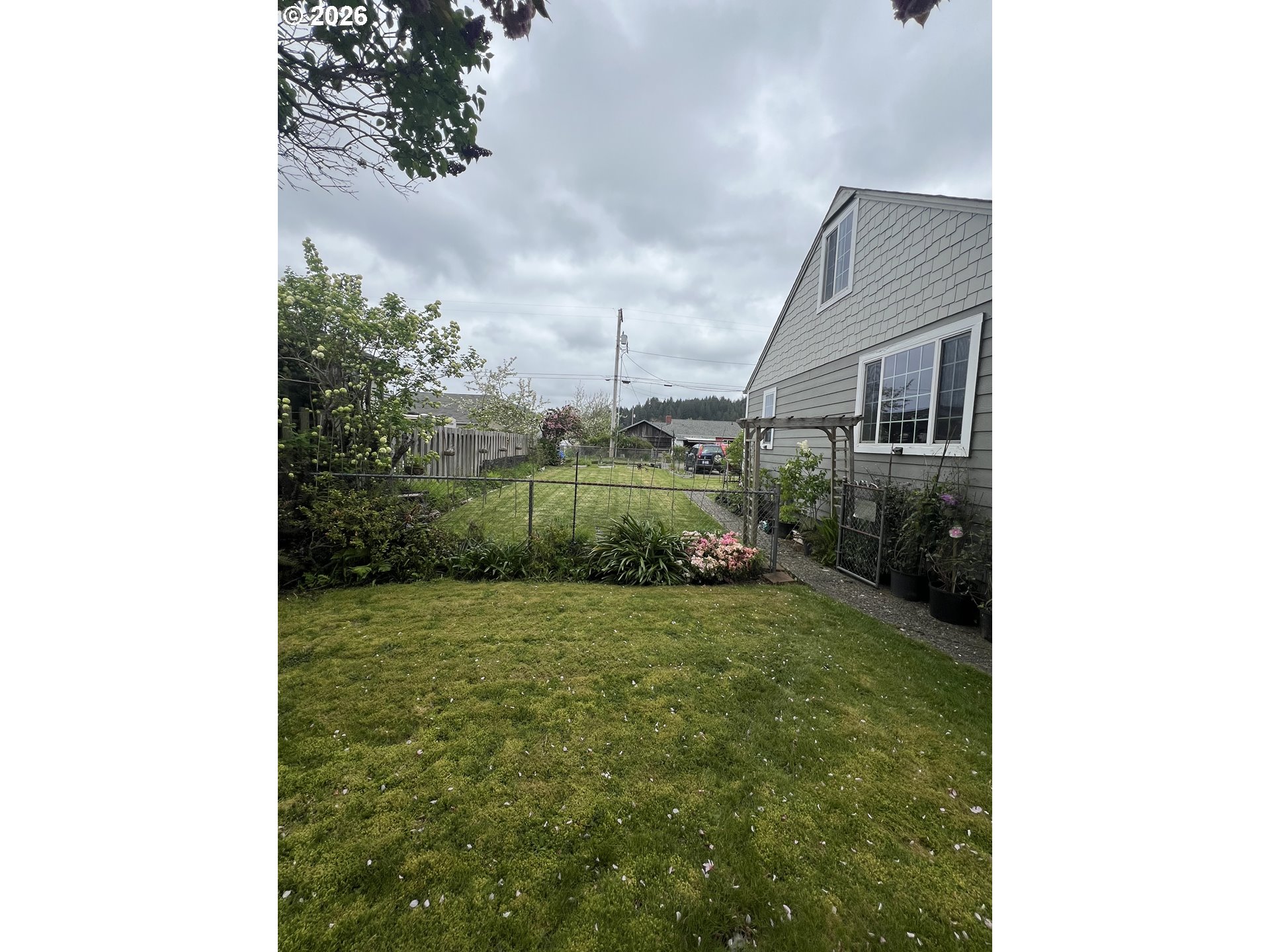 2035 Cedar Avenue Reedsport, OR 97467 - Photo 2 of 17