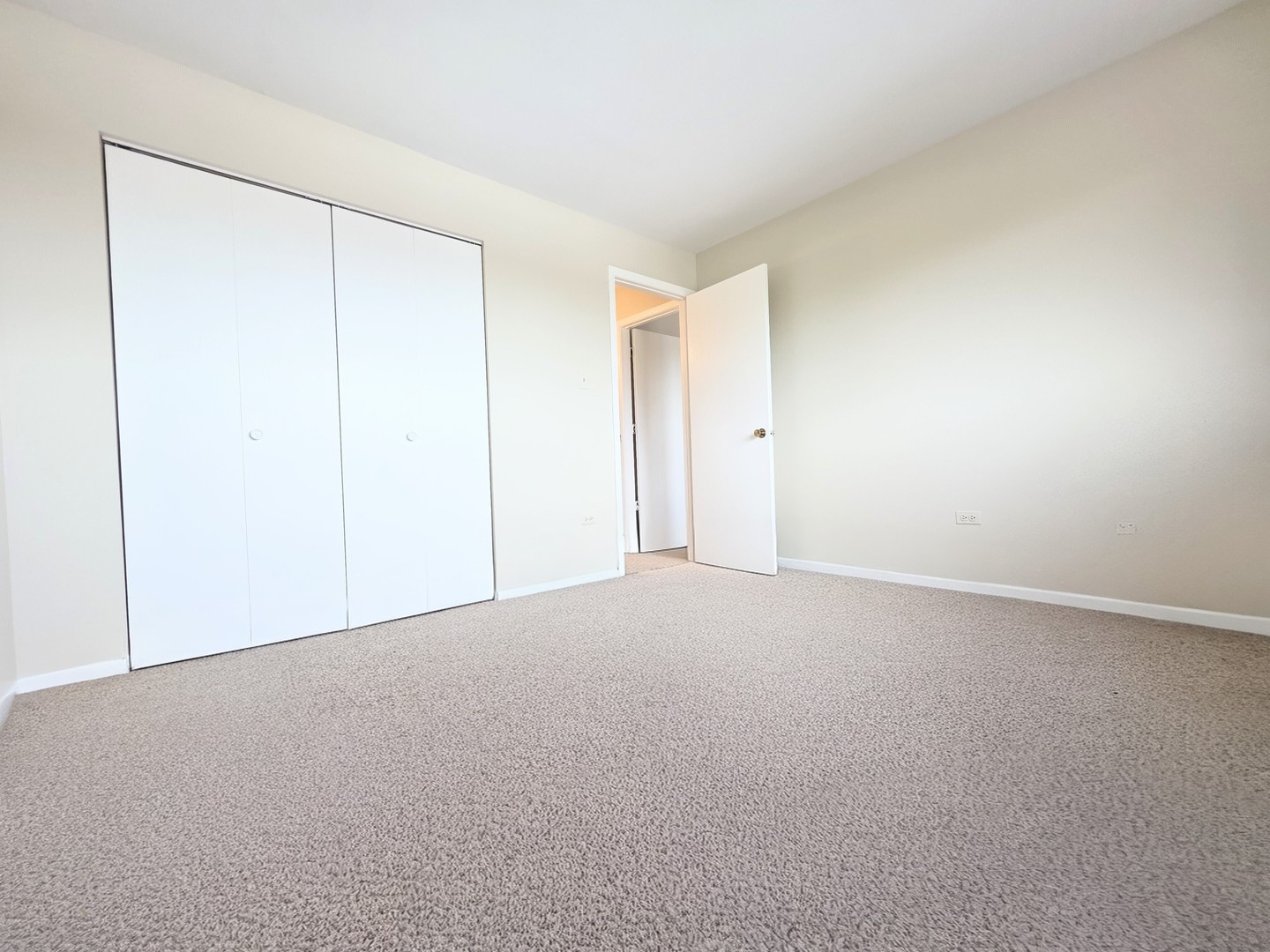 4818 West 122nd Street, Unit 3W Alsip, IL 60803 - Photo 14 of 21 a view of an empty room