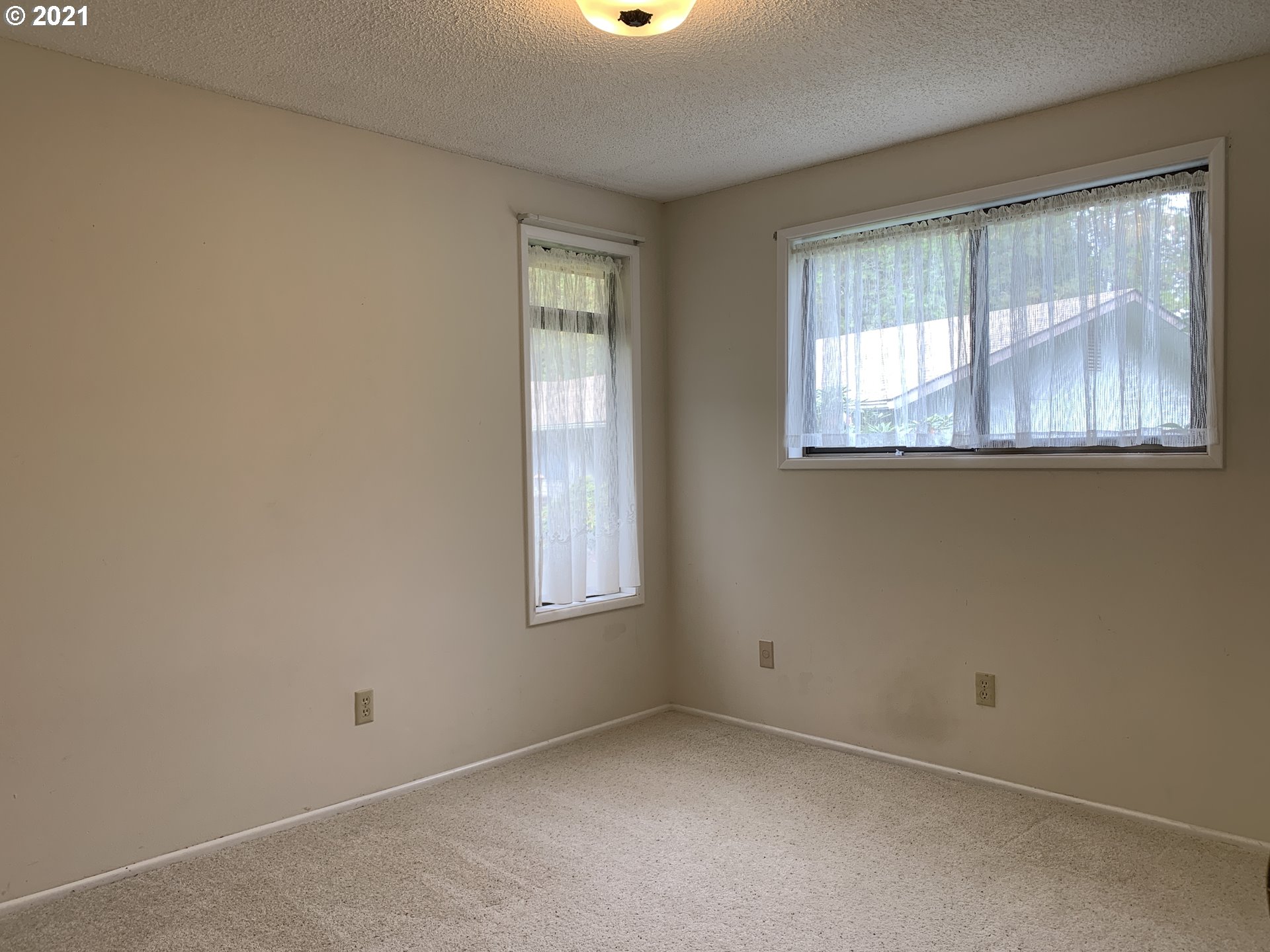4629 Fox Hollow Road Eugene, OR 97405 - Photo 27 of 32 Gallery Image 27