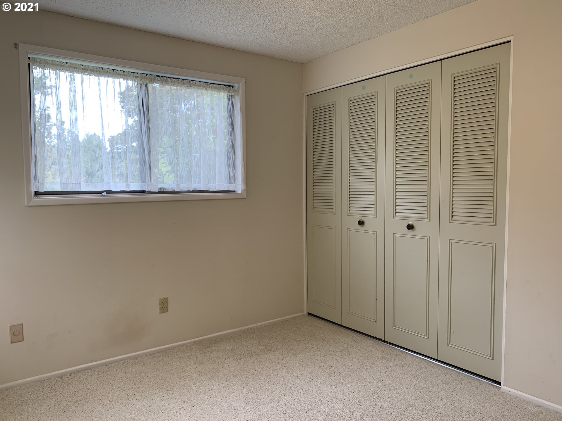4629 Fox Hollow Road Eugene, OR 97405 - Photo 28 of 32 Gallery Image 28