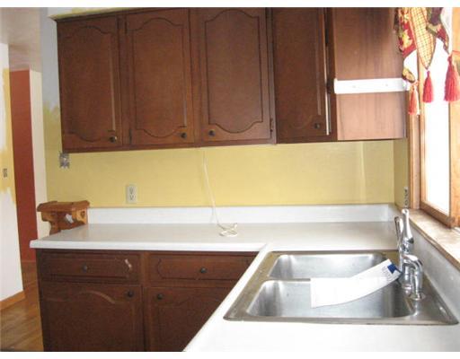 81 Reno Road Hermitage, PA 16148 - Photo 4 of 8 Kitchen.