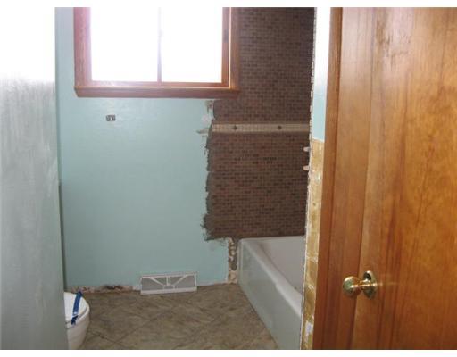 81 Reno Road Hermitage, PA 16148 - Photo 8 of 8 Full Bath.