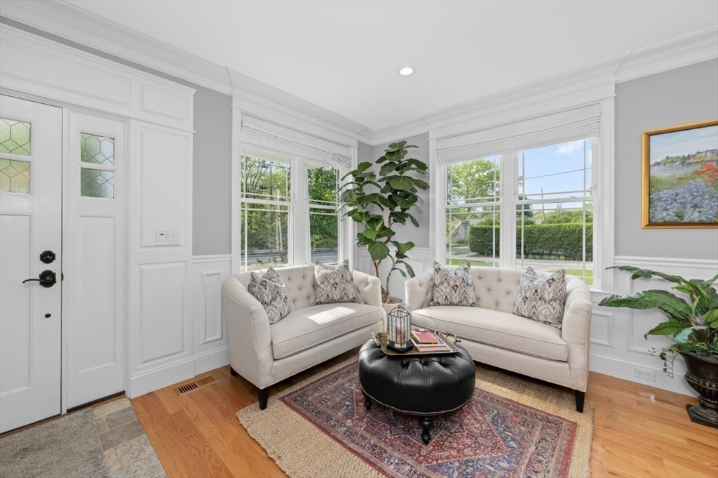456 Chestnut Street Needham, MA 02492 - Photo 12 of 37