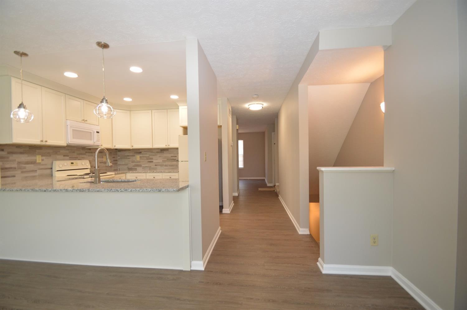 10555 Montgomery Road, Unit 62 Montgomery, OH 45242 - Photo 3 of 14
