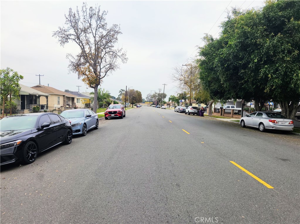 1325 West 34th Street Long Beach, CA 90810 - Photo 33 of 35 a view of a street